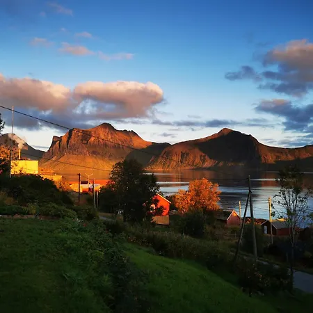 Sjotun House Дом отдыха Senja